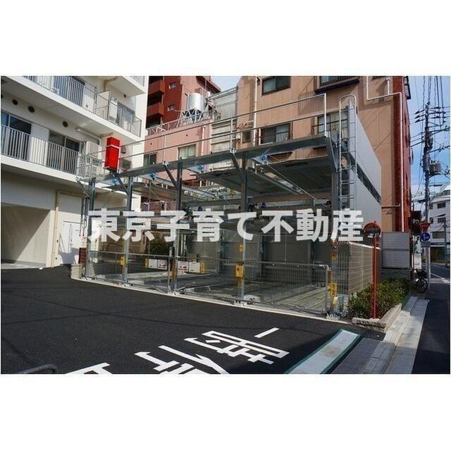 アンビエンテ駒込の駐車場