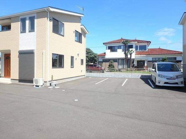 アンソレイエ松葉1の駐車場