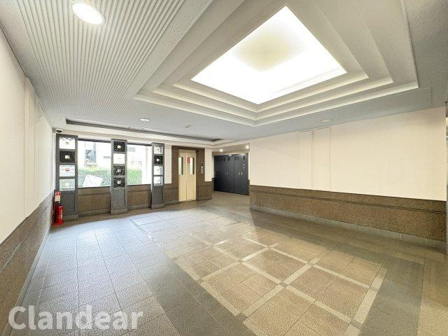 オリンポス八広のロビー|ドキドキの新生活も、安心してスタート。ぴったりの住まいを見つけませんか？クランディアが一緒に住まい選びをサポートします‼　まずは、お気軽にお問合せください　＃クランディア