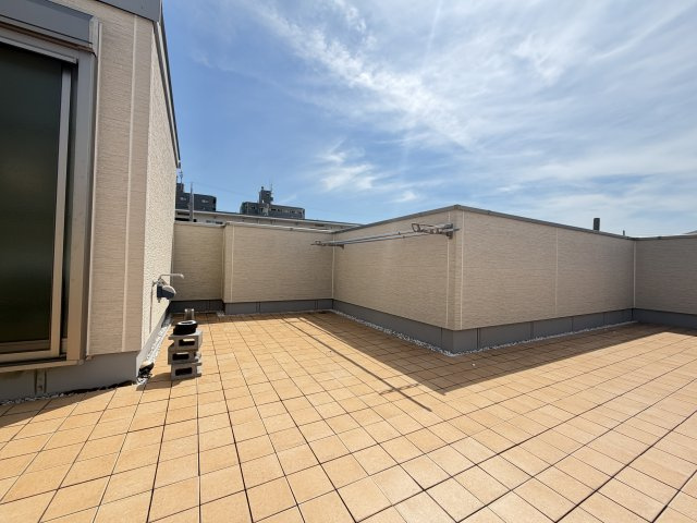 額田町　注文住宅　中古戸建のバルコニー|暖かな日差しのふりそそぐバルコニー