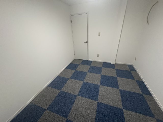 カリンビル