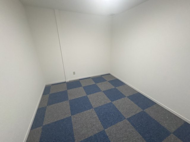カリンビル