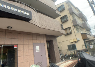 【構造・工法・仕様】 | ドラゴンマンション小田急相模原壱番館 | ＳＲＣ造は強度や耐震性の面でもRC造と比べて優れています。そのため、10階建以上の高層または超高層マンションなどの建築にも多く採用されています。柱や梁などのサイズが小さくても高い耐震性を確保できます。
