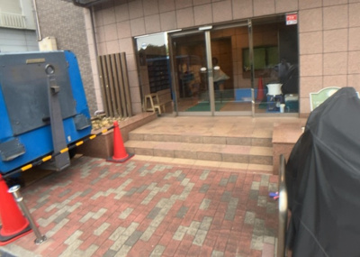 【外観】 | ドラゴンマンション小田急相模原壱番館 | 外観はマンション管理がされているかの目安になります。築年数が古いと、壁面は劣化してひび割れが生じることも！建物が古びていても細かいところが修繕されていると、きちんと管理されているなぁと感じるでしょう。