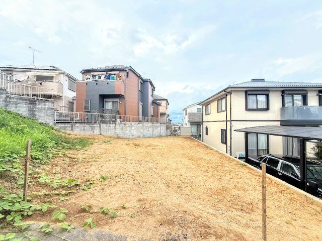 港南区下永谷５丁目　新築戸建て　第4の外観|◆一戸建てを中心とした街並みが整然と続き、周辺は高い建物が建っていないので、緑の多い閑静な趣を感じる環境です。街並みや周辺環境も重要なポイントです！！
