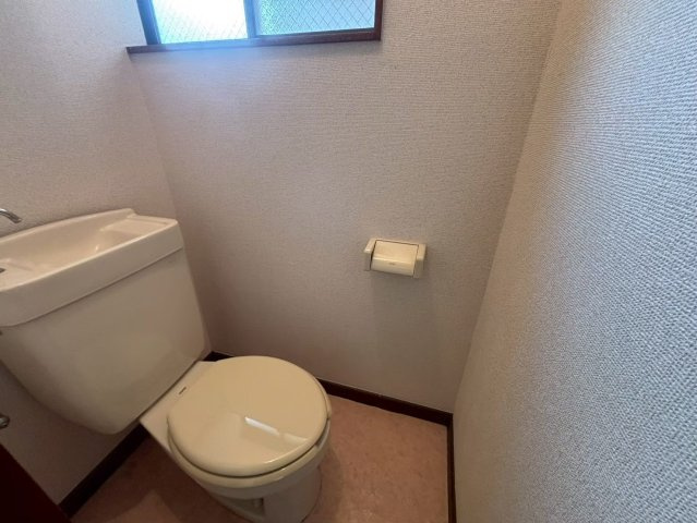 レジェンド上池袋のトイレ|2階部分写真