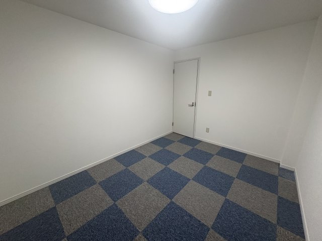 カリンビル