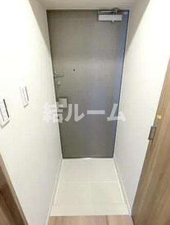 川口市西川口１丁目の賃貸マンションの玄関