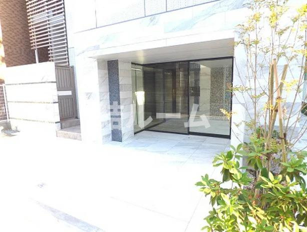 川口市西川口１丁目の賃貸マンションのエントランス