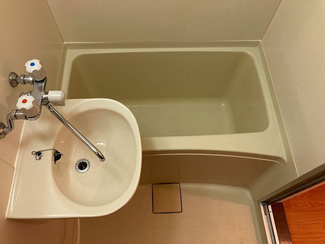 ハイツオクサワの浴室