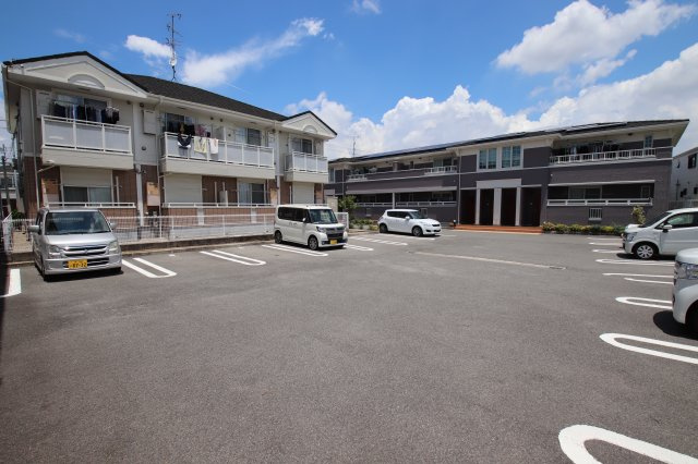【駐車場】 | メゾン　ド　ルネ