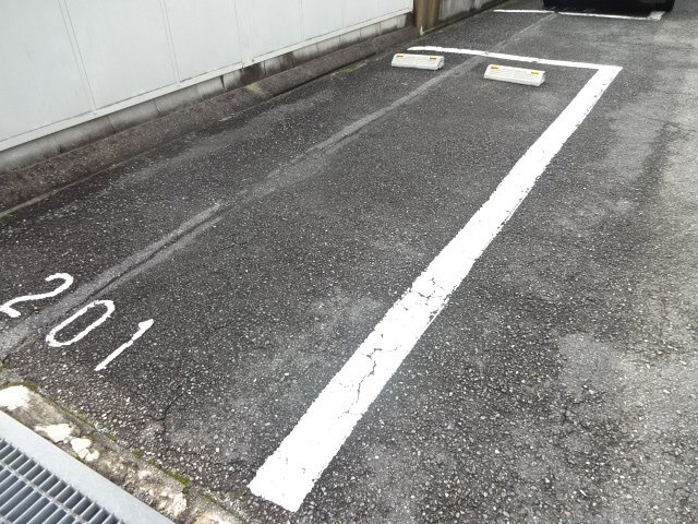 セジュール旭の駐車場