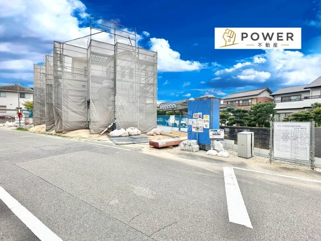 ハートフルタウン　豊田市水源町2丁目29番の前面道路含む現地写真|十分なゆとりがあり、邸宅としての佇まいをより一層引き立てております。上品な住環境をお約束いたします。									
									