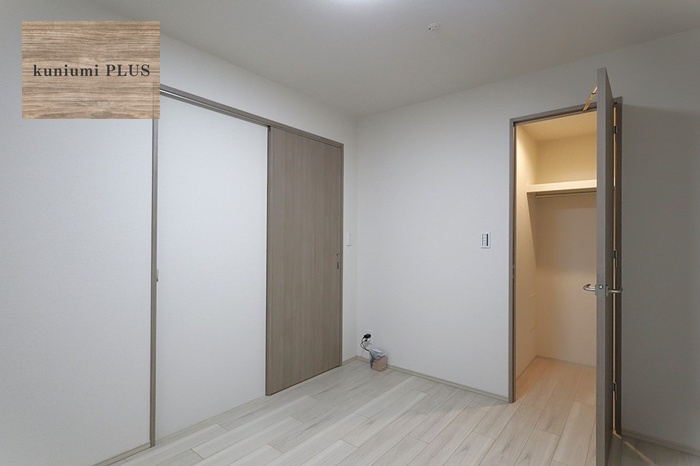 プレサンスロジェ住之江レジデンスの洋室