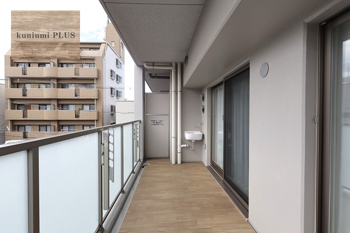 プレサンスロジェ住之江レジデンスのバルコニー