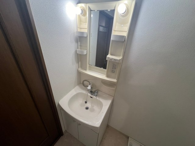 第1マンション寺直の洗面所