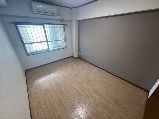 第1マンション寺直の寝室