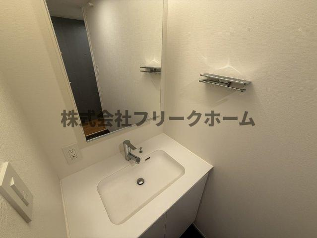 武蔵野市吉祥寺本町３丁目の賃貸マンションの洗面所