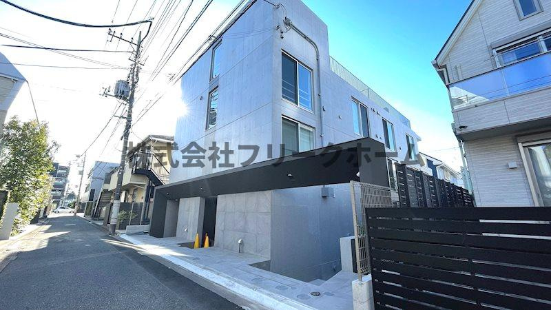 武蔵野市吉祥寺本町３丁目の賃貸マンションの外観