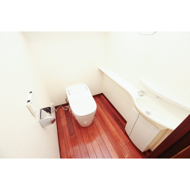 ロフティ城南セントラルタワーのトイレ|落ち着いた色調のトイレです