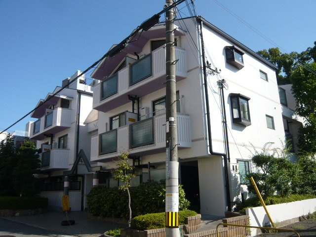 ノアール岡町の外観