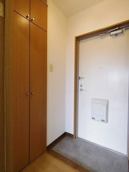 アベニューゆりの木Ⅱの玄関