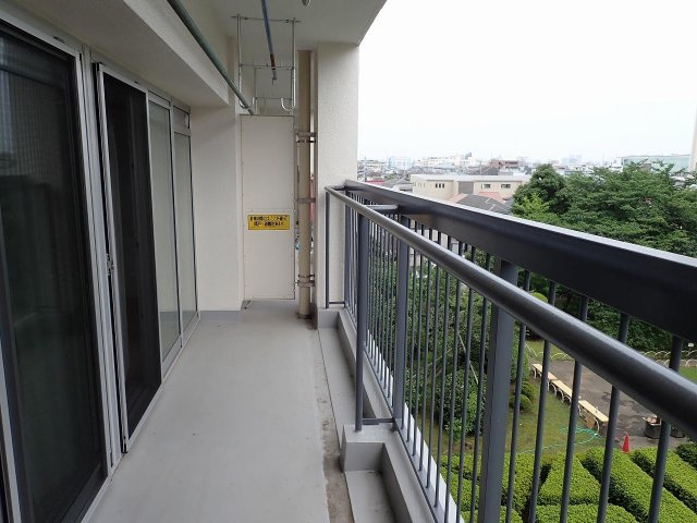 桑川町住宅１号棟　408号室のバルコニー