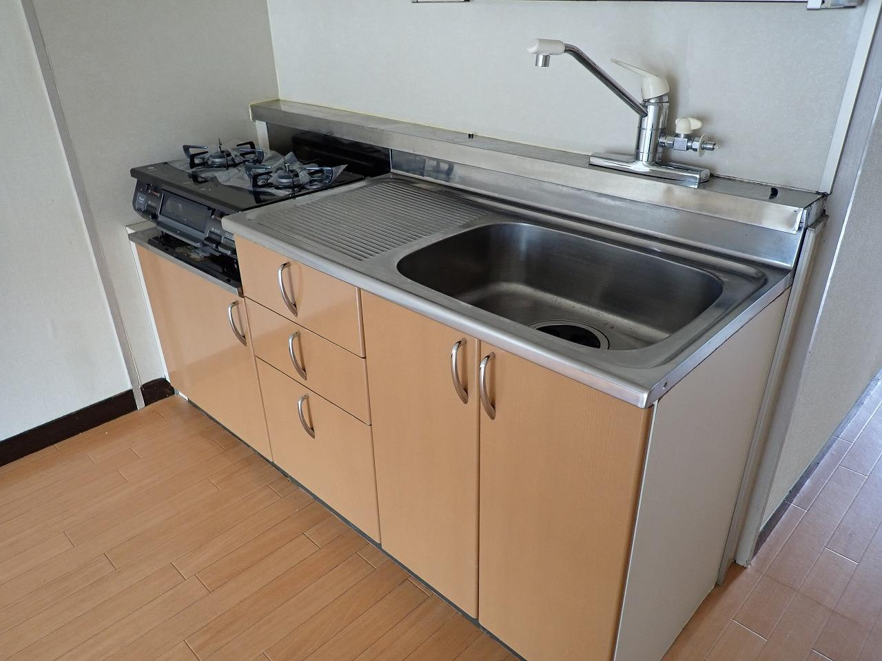 桑川町住宅１号棟　408号室のキッチン