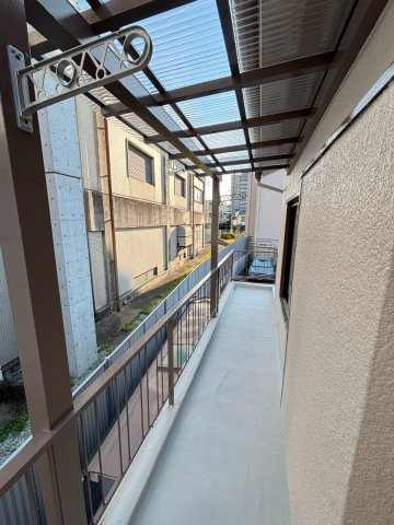 鳳東町7丁　テラスハウスのバルコニー