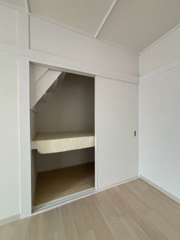 鳳東町7丁　テラスハウスの収納