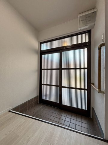 鳳東町7丁　テラスハウスの玄関