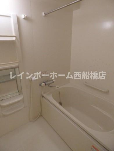 JUNETTA XIの浴室