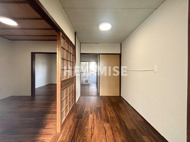 PEACE HOME 白木の洋室