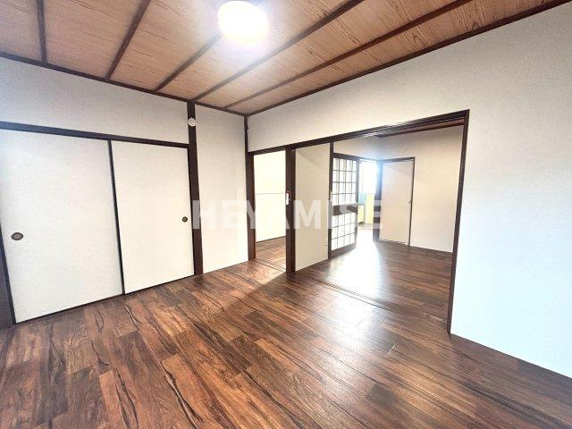 PEACE HOME 白木の内装