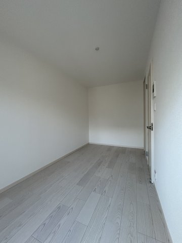 ヴェルメゾン三津屋中の寝室