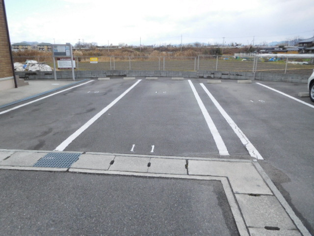 ソレイユ東阿保の駐車場