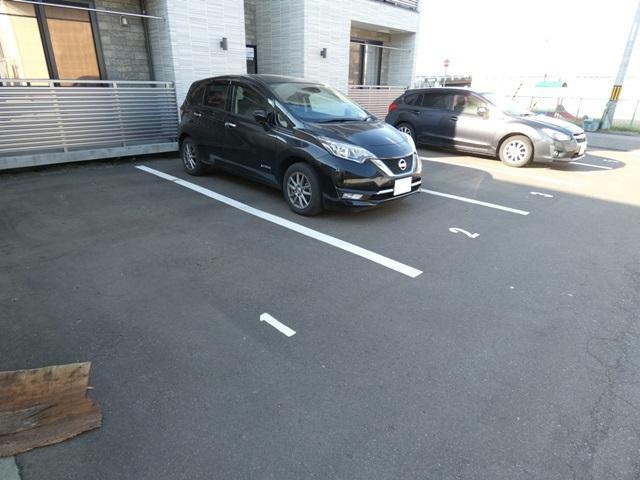 LIENの駐車場