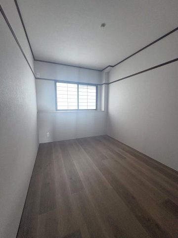 ライオンズマンション大高緑地の洋室|洋室約5.4帖