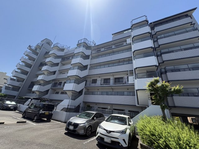 ライオンズマンション大高緑地の外観