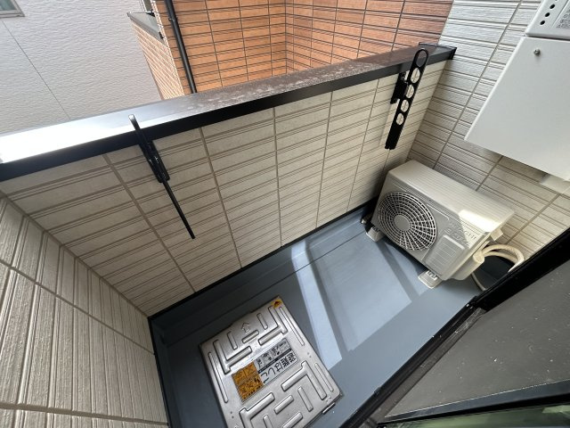 ヴェルメゾン三津屋中のバルコニー