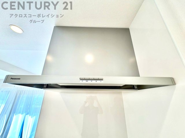 パワフルな吸引力で調理中の臭気等をしっかり処理してくれ、室内を快適に保ってくれます。
