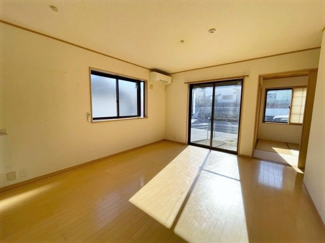 柏市東柏1丁目戸建住宅の居間・リビング