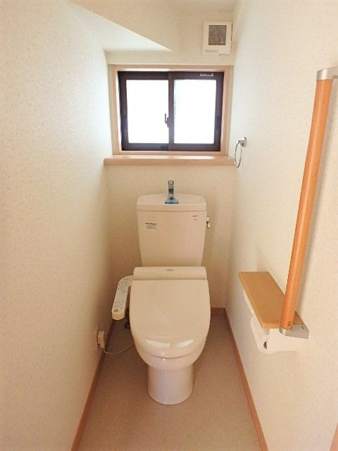 柏市東柏1丁目戸建住宅のトイレ