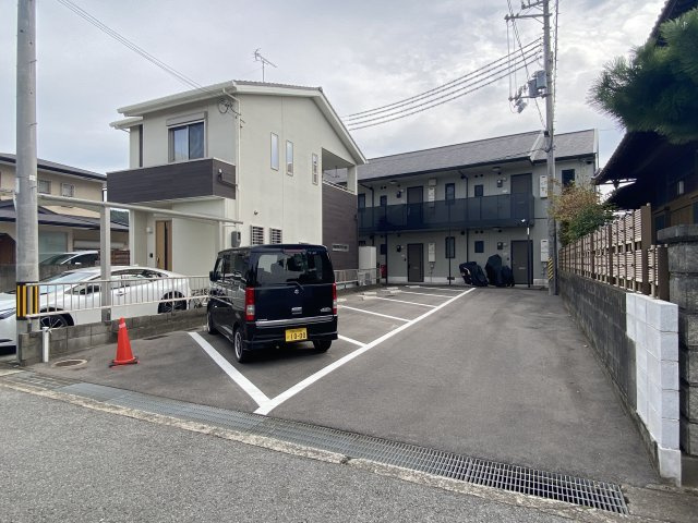 ハイツ萩の駐車場