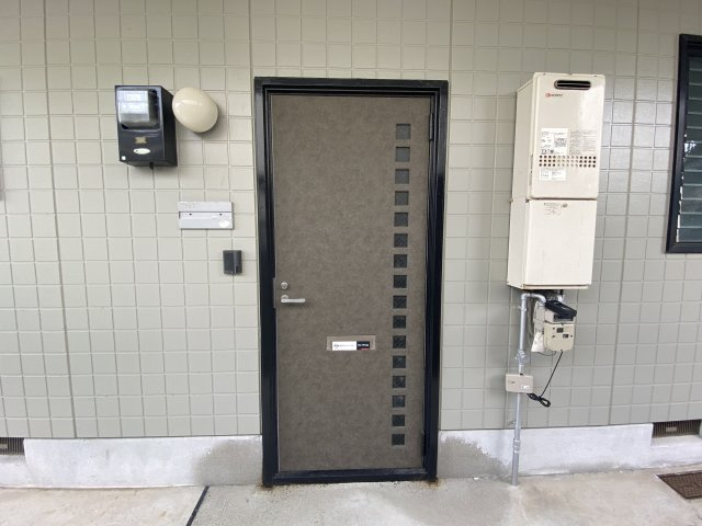 ハイツ萩の玄関