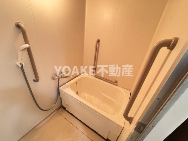 コーポレート中央林間1号棟の浴室|別号室の写真となります。現況優先。