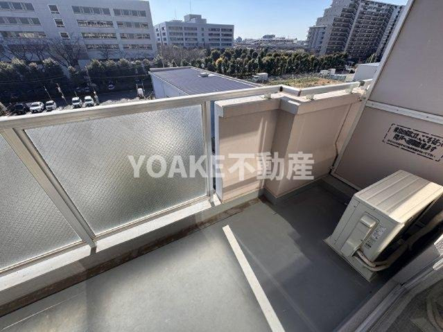 コーポレート中央林間1号棟のバルコニー|別号室の写真となります。現況優先。