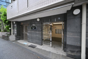 パークウェル市ヶ谷のエントランス