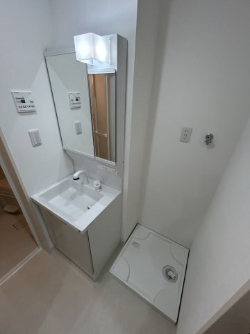 ヴェルメゾン三津屋中の独立洗面台