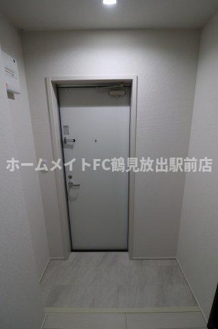 大阪市城東区東中浜６丁目のアパートの玄関